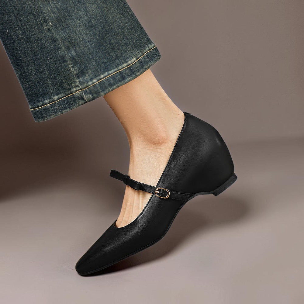 Bryony | Bow-Strap Pump