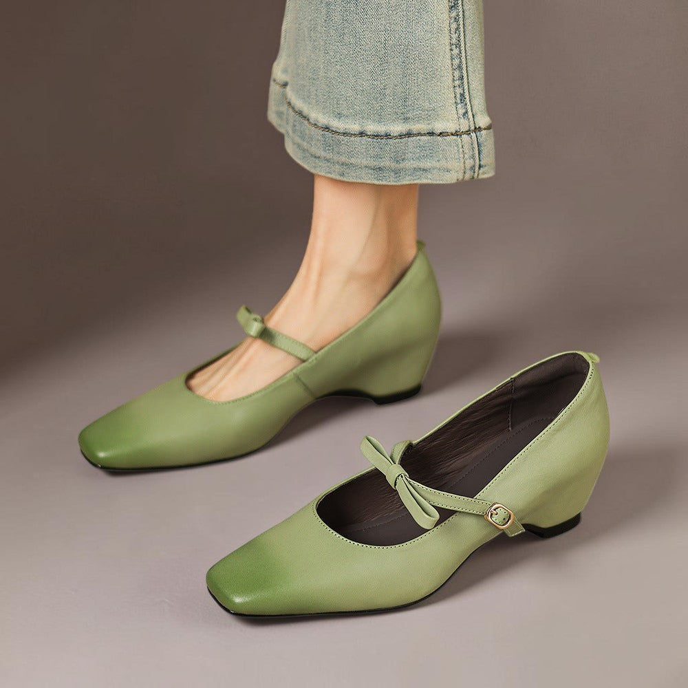 Bryony | Bow-Strap Pump