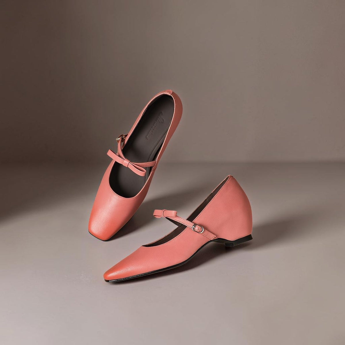 Bryony | Bow-Strap Pump
